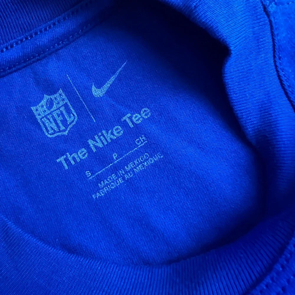 Nike T-Shirt Dallas Cowboys NFL Pocket Tee Womens Size Small Blue Retro Graphic